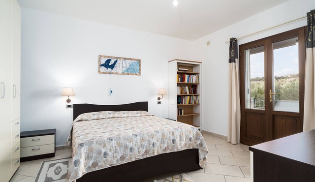 Holiday Home 'La Giara' with Private Terrace and Air Conditioning