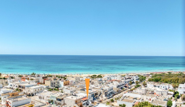 Holiday Home 'Lido Marini Vicino La Spiaggia' with Balcony and Air Conditioning