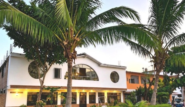 Hospedaje Los Cocos House Talara- a pocos minutos del aeropuerto, centro de la ciudad y zonas de comercio