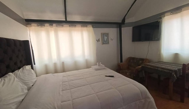 HOSTAL AYLLU CON COCHERA
