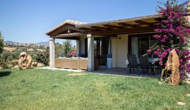 House 1 Kilometre from Porto Ainu Beach