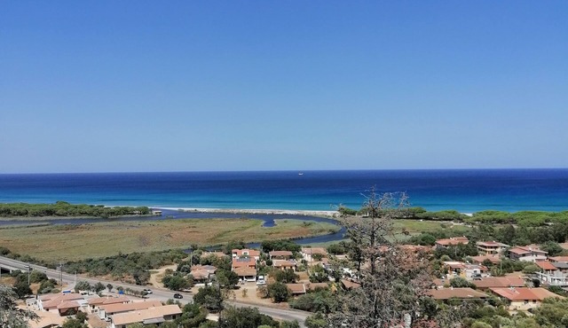 House with large veranda, sea view, ideal for families and groups of friends