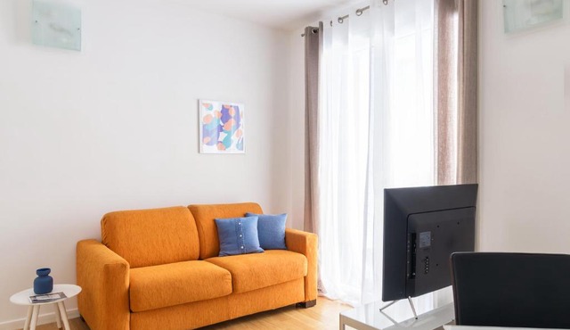JOIVY Sunny 1-bed flat with balcony