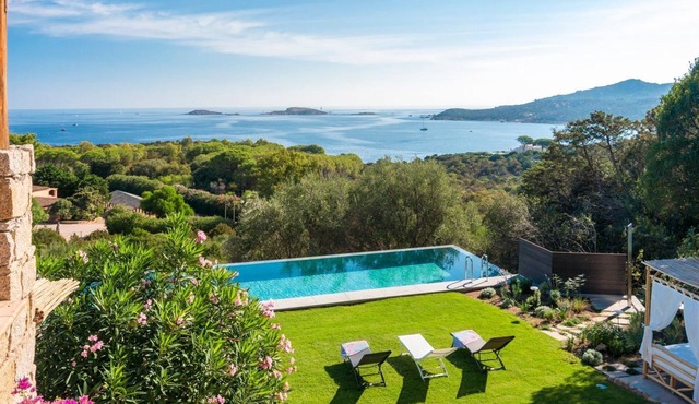 La Scilla Bianca - Five Bedroom Villa, Sleeps 10