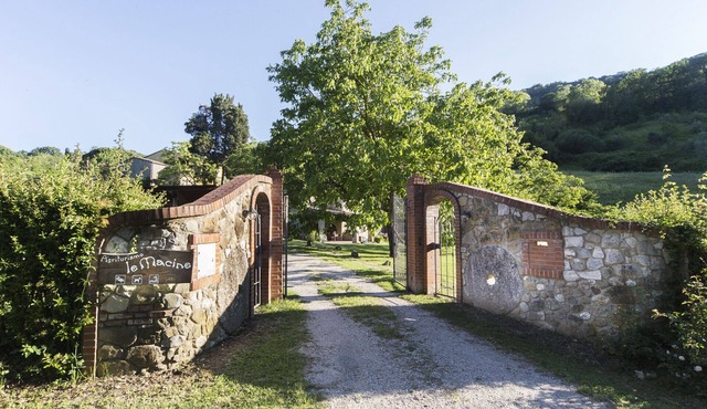 Le Macine, a wonderful ancient restored watermill with Pool
