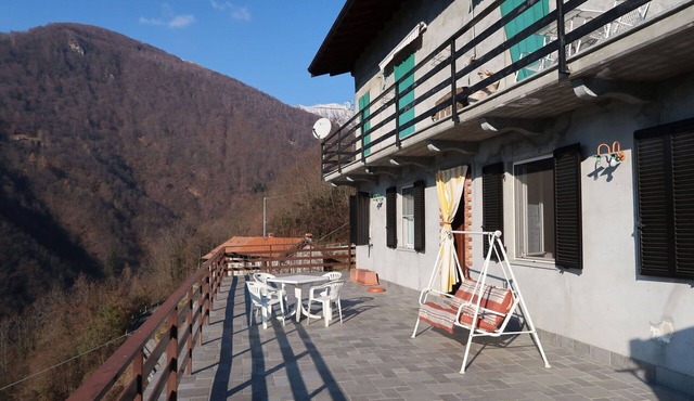 Lovely apartment for 4 people with TV, terrace and pets allowed