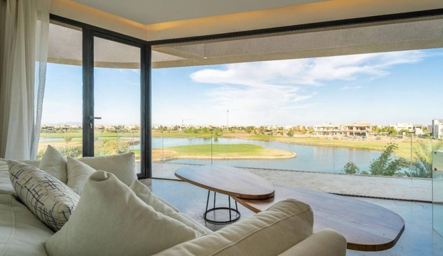 Luxurious Villa/ Golf/ 7 Rooms