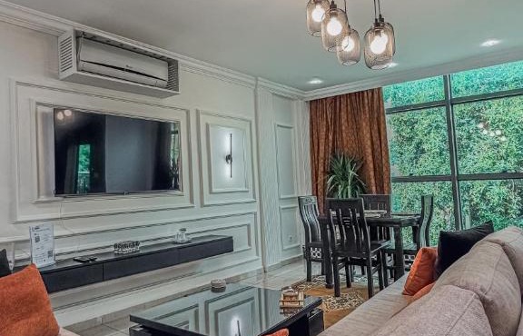 Luxury 2-Bedroom Apartment with Terrace