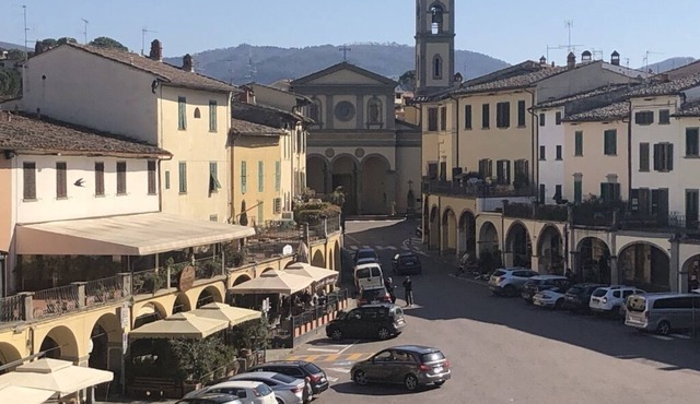 Luxury in the Piazza in Greve In Chiant