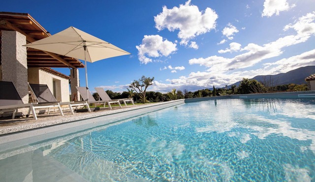 Luxury villa in Sardinia for 8 people with private pool, garden and wifi