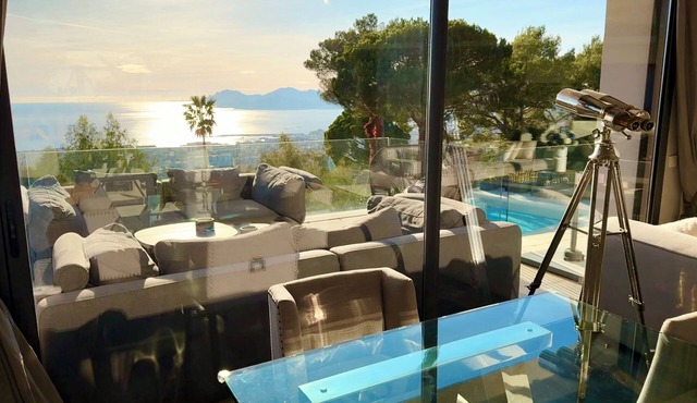 Luxury Villa - Panoramic Sea View in Cannes