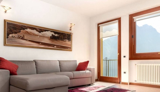 Magnificent apartment with private pool and view of Lake Iseo