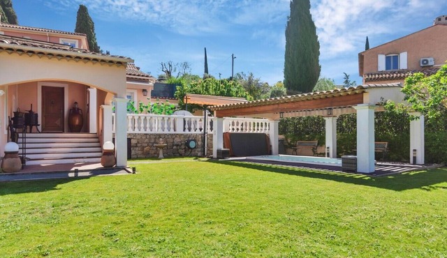 Magnificent Villa, Terrace, Swimming Spa, Garden.
