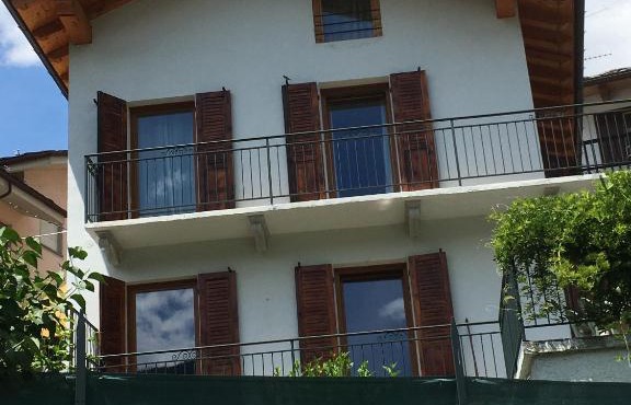 Maison de campagne dans le village