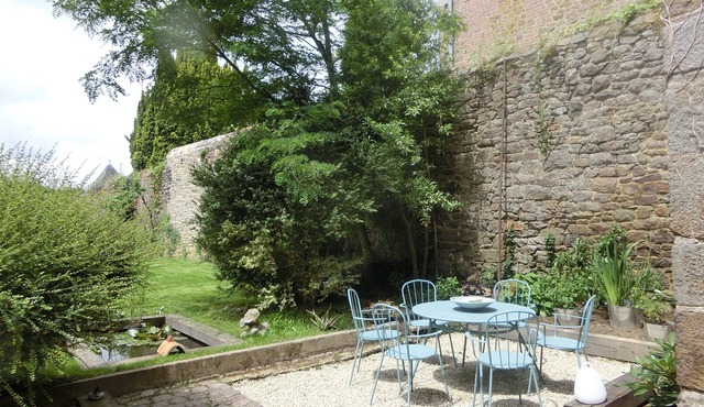 Maison19 th, atypical and contemporary, Brittany Romantic in Hédé-Bazouges