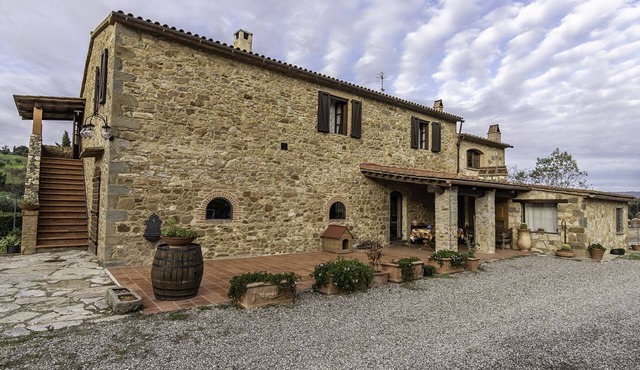 Manor house + studio apartment