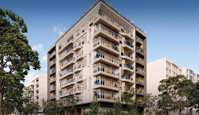 Modern Acacias Spacious 2BR with Balcony, Steps from Larcomar