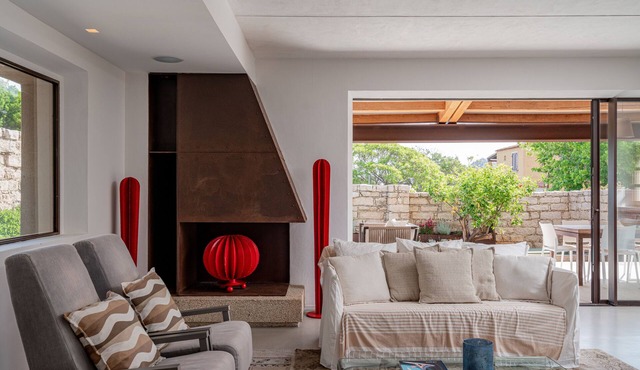 Modern Villa with Private Jacuzzi - San Pantaleo