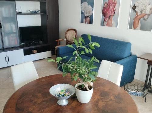 Nenni House