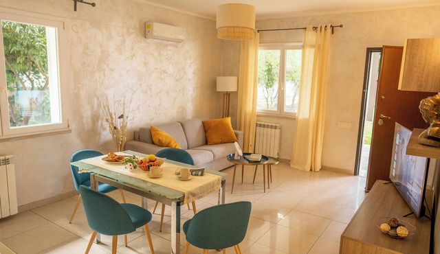 NEW Charming 2-Bedroom Apartment in Private Roman Villa Oasis