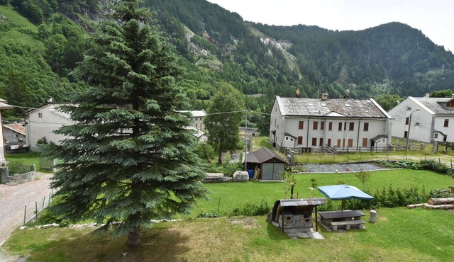 Nice apartment for 4 people with WIFI, TV, terrace and pets allowed