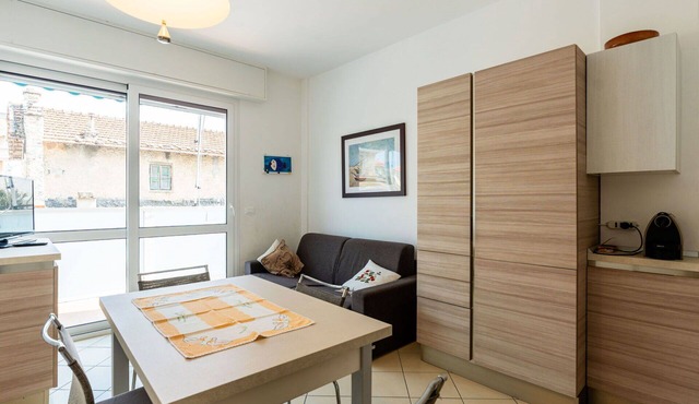 Nice apartment for 4 people with A/C, WIFI, TV, balcony and pets allowed