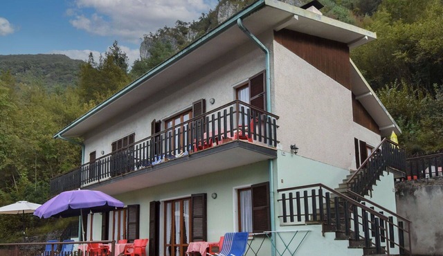 Nice apartment for 6 guests with WIFI, TV, terrace and pets allowed