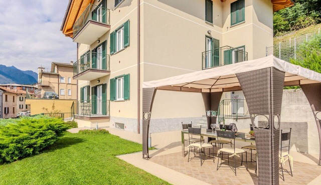 Nice apartment for 6 people with WIFI, TV and patio