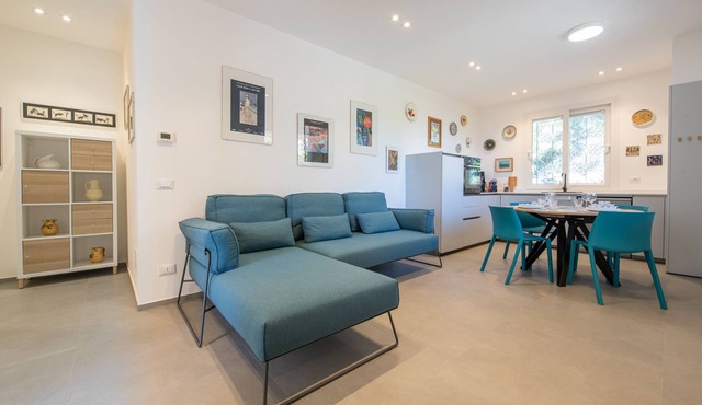 Orizzonte 11 - Two Bedroom Apartment, Sleeps 5
