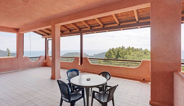 P.R. Club - Three-Room Enea 31 with Sea View, Private Terrace and Air Conditioning