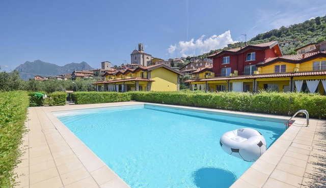 Panoramic terraced house for your vacation on Lake Iseo.
