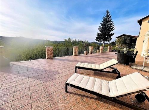 Panoramic Stone Villa - Slow Living in the Piedmont Hills