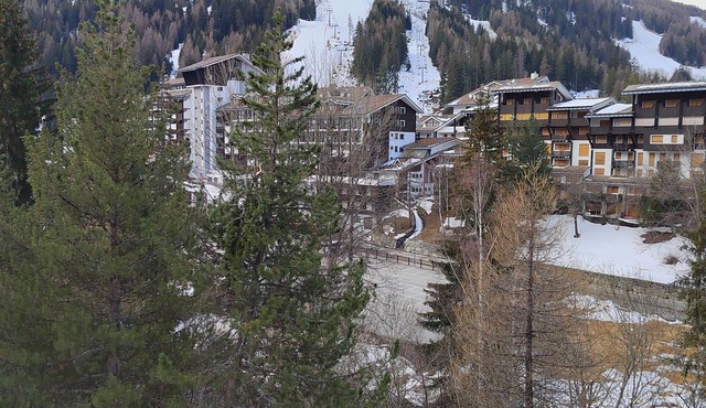 Peaceful 2-bedroom apartment 5 minute walk from the ski slopes and town center