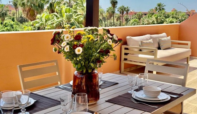 Penthouse with Rooftop and Jardin Majorelle View