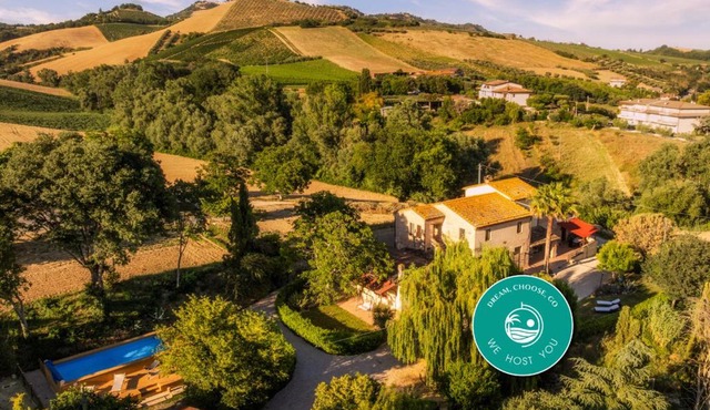 -Piscina privata- 10 posti letto, Wifi, AC, Garden
