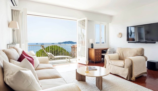 Premium Penthouse with Panoramic Sea View