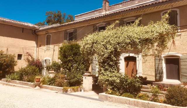Quiet house with garden and pool in Graveson