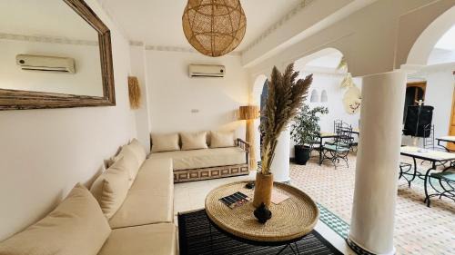 Riad Sarah & Sabrina