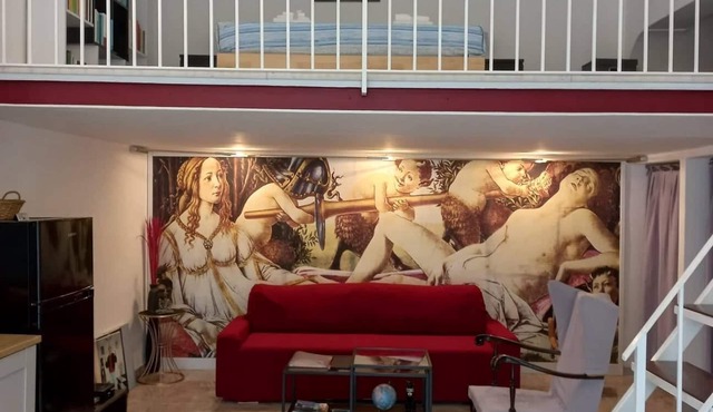 ROMANTIC CORNER STUDIO APARTMENT