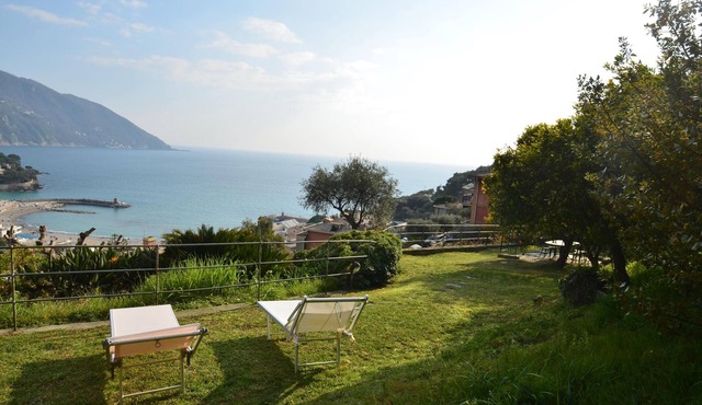 Romantic domicile with a large garden and a fantastic sea view