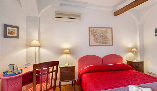 Room 'Rosa' with Mountain View, Wi-Fi and Air Conditioning