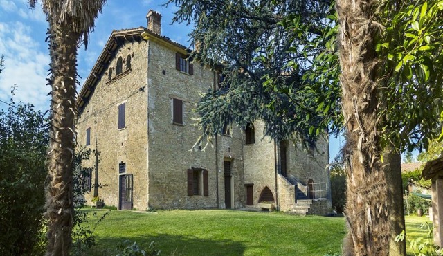 Rustic Apartment in Modigliana with Pool
