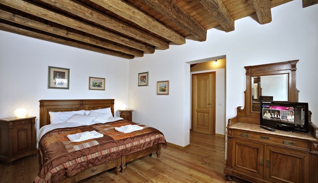 Rustic rooms in the countryside