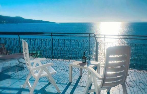 Seaside Dream View-Private Beachfront Terrace