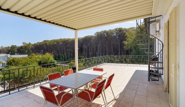 Seaside House Paestum vacation home with private terrace, Wi-Fi, and air conditioning