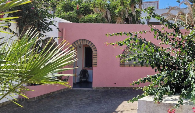 Spacious, 2-bedroom, 2-bathroom mansion with pool Alba 9