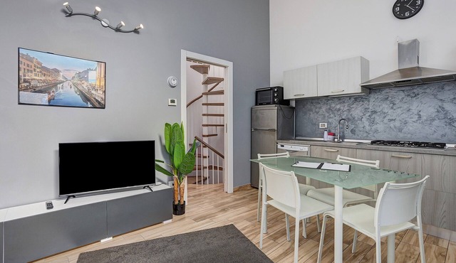 Spacious Navigli Milan Apartment for Families & Groups – Fast Wi-Fi, AC, Metro M2