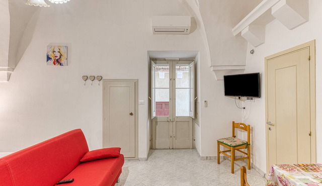 Studio Apartment 'Noemi' with Shared Terrace and Air Conditioning