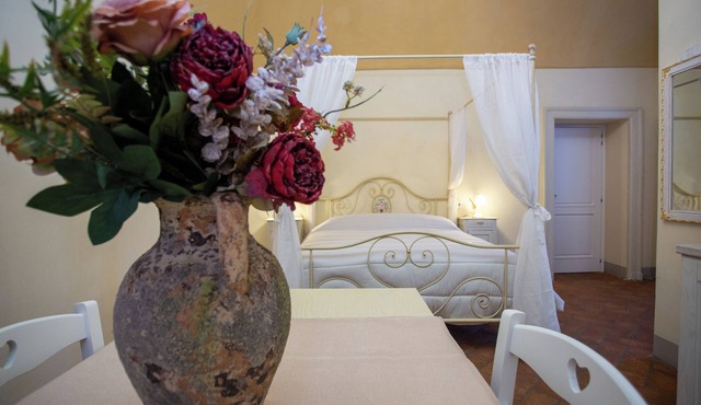 Studio apartment in period residence