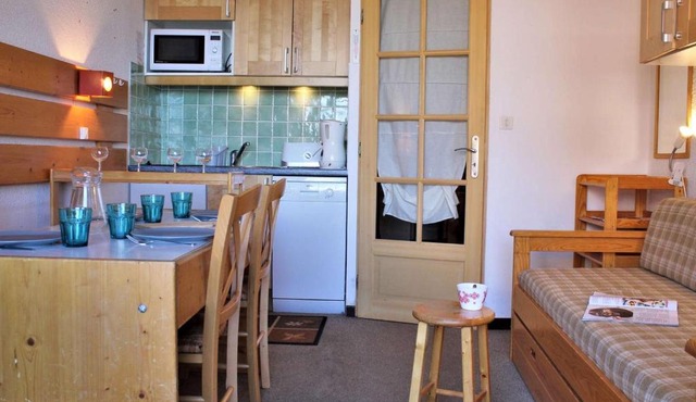 Studio cabine 4 pers, pied de pistes, animaux acceptés – Risoul 1850 - FR-1-330-221